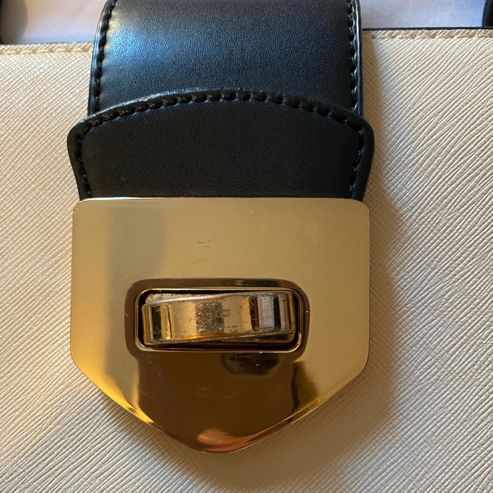 Handbag - Picture 2 of 5